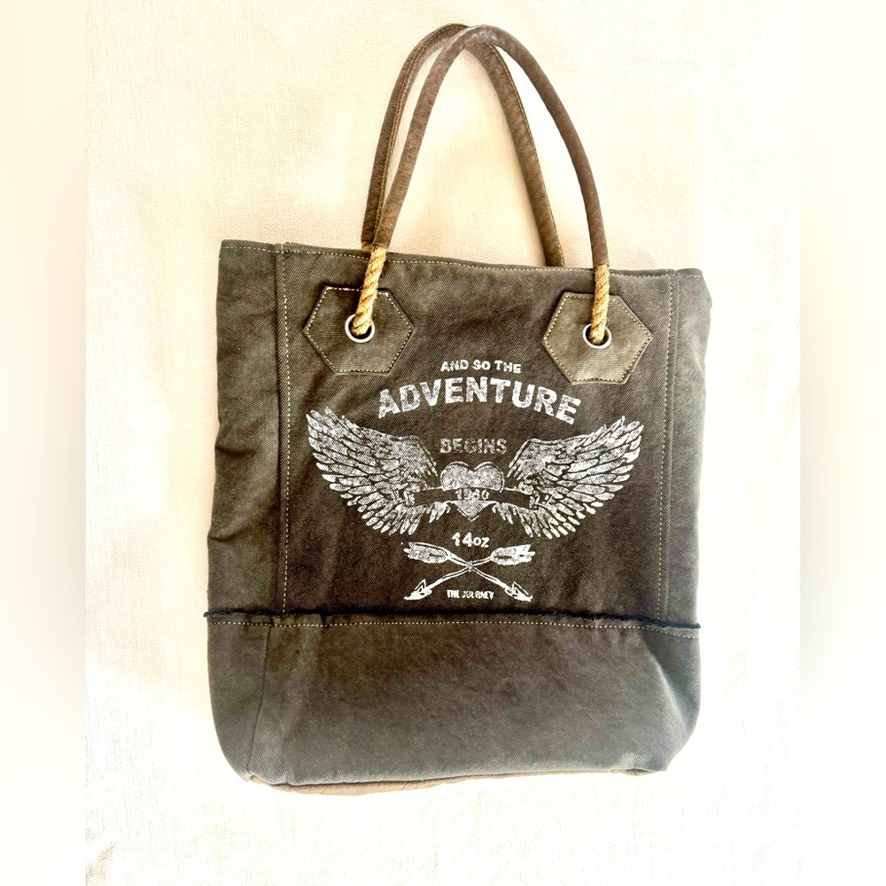 Chole & Lex Large Tote Bag NWOT Adventure Begins.